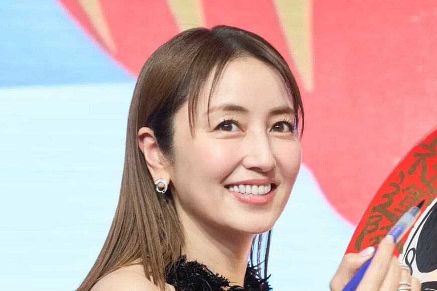 矢田亜希子 山梨県の『富士芝桜まつり』を堪能「素敵」「映えスポットだね」「景色も亜希子ちゃんも綺麗」と反響（LIMO） - Yahoo!ニュース