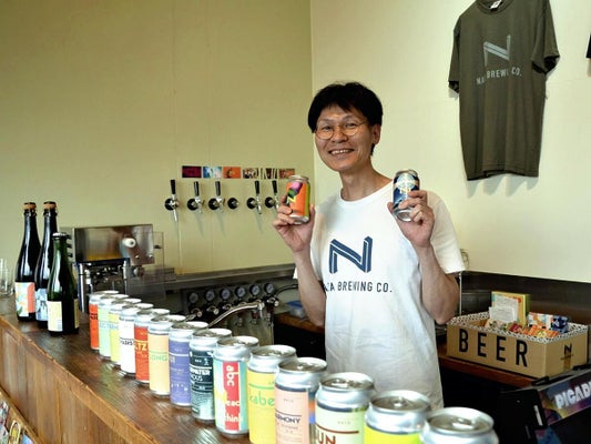 受賞を喜び、さらに意欲を燃やす浪岡さん（奈良市で）