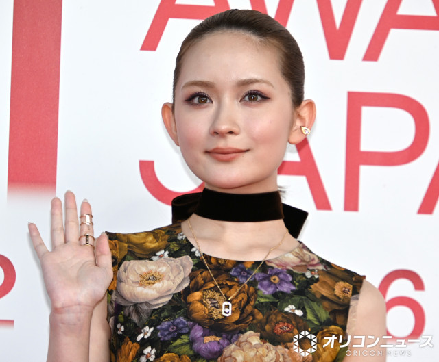 【MAJ2026】畑芽育、タイトなワンピースで魅了「クラシカルに…」 | ORICON NEWS | 国内海外のニュース 【MAJ2026】畑芽育、タイトなワンピースで魅了「クラシカルに…」 | ORICON NEWS | 国内海外のニュース