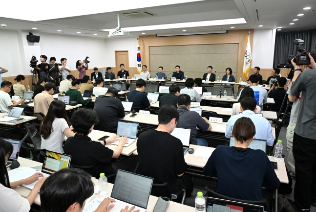 大韓体育会と会員種目団体が15日、ソウルオリンピックパークテルで大韓民国体育人共同記者会見を開き、体育行政空間への出入り制限による被害状況を知らせている。 /写真=大韓体育会提供