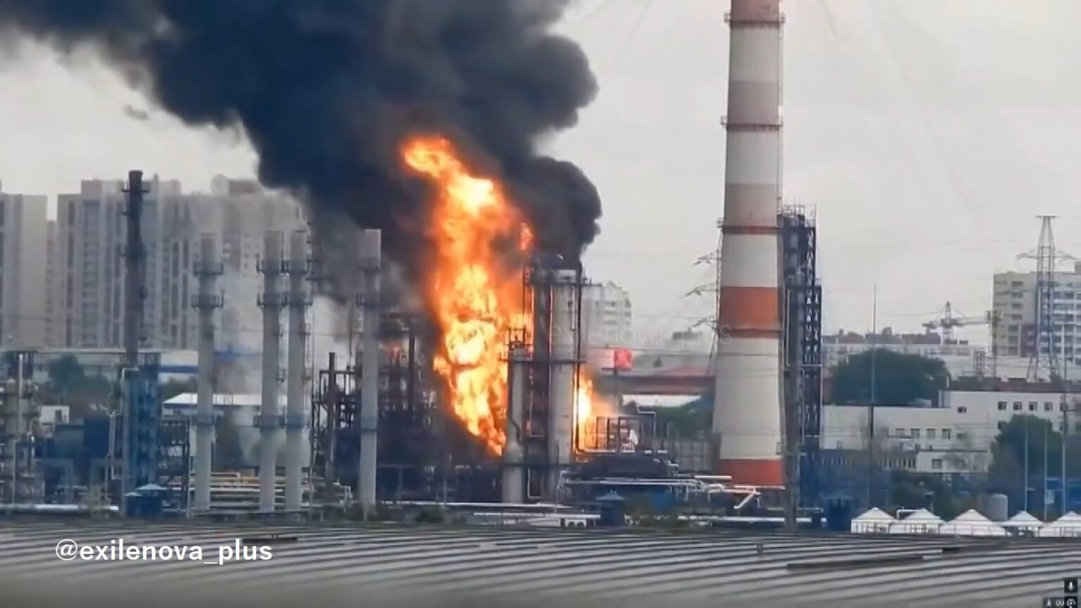 ロシア首都郊外の石油精製所にドローン攻撃 ウクライナ大統領「モスクワはウクライナの長距離攻撃能力を実感しただろう」 – Yahoo!ニュース ロシア首都郊外の石油精製所にドローン攻撃 ウクライナ大統領「モスクワはウクライナの長距離攻撃能力を実感しただろう」 - Yahoo!ニュース