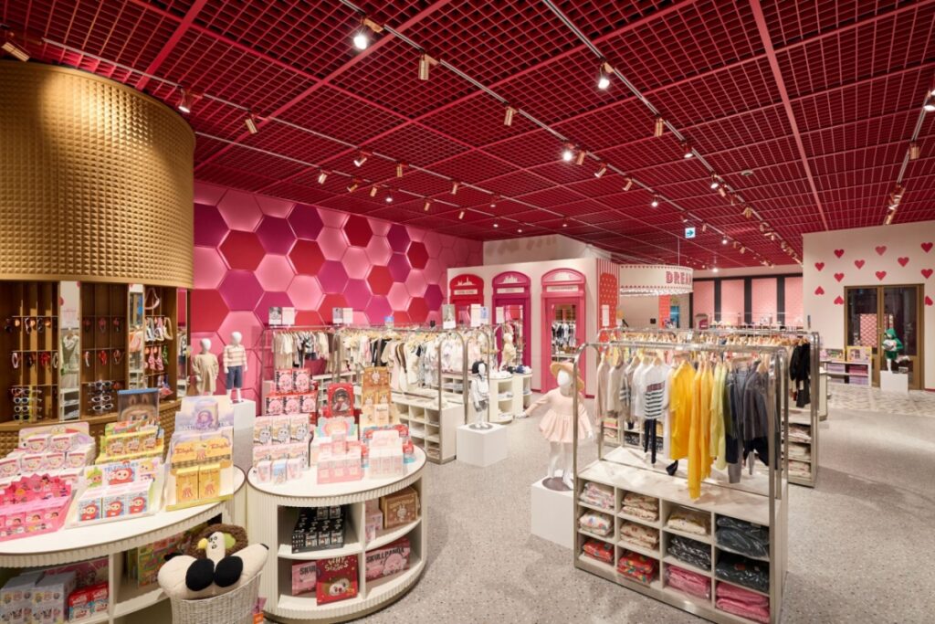 Kファッションモール「ハンコレクション」、済州最大のキッズプレミアムライフスタイル店舗を10倍に拡張オープン | STARNEWS Kファッションモール「ハンコレクション」、済州最大のキッズプレミアムライフスタイル店舗を10倍に拡張オープン | STARNEWS