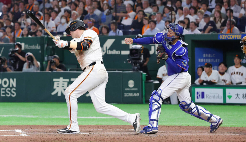 【巨人】橋上監督代行の打線組み換え&2度の抗議も実らずリーグ戦再開は黒星発進…今季初「4番・岸田」弾もあと1点及ばず 竹丸も自身4連敗で6敗目 – スポーツ報知 【巨人】橋上監督代行の打線組み換え&2度の抗議も実らずリーグ戦再開は黒星発進…今季初「4番・岸田」弾もあと1点及ばず 竹丸も自身4連敗で6敗目 - スポーツ報知