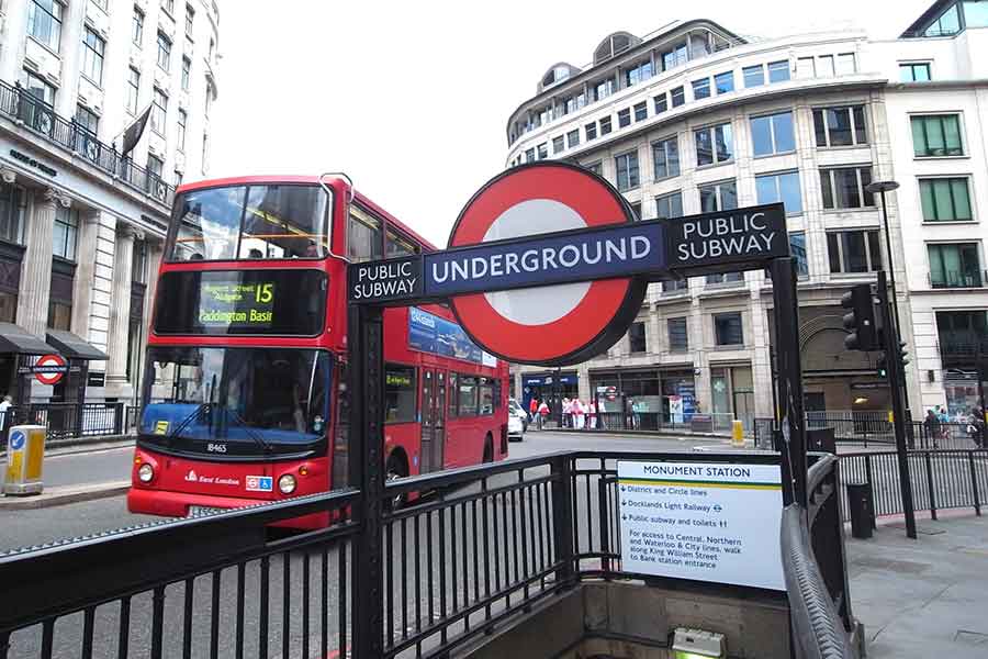 ロンドンの地下鉄【写真：写真AC】