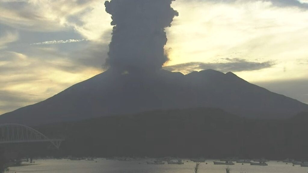 桜島で爆発 噴煙1500m 噴石が9合目まで飛散【21日22日の降灰予報】鹿児島・宮崎(MBC南日本放送) – Yahoo!ニュース 桜島で爆発 噴煙1500m 噴石が9合目まで飛散【21日22日の降灰予報】鹿児島・宮崎(MBC南日本放送) - Yahoo!ニュース