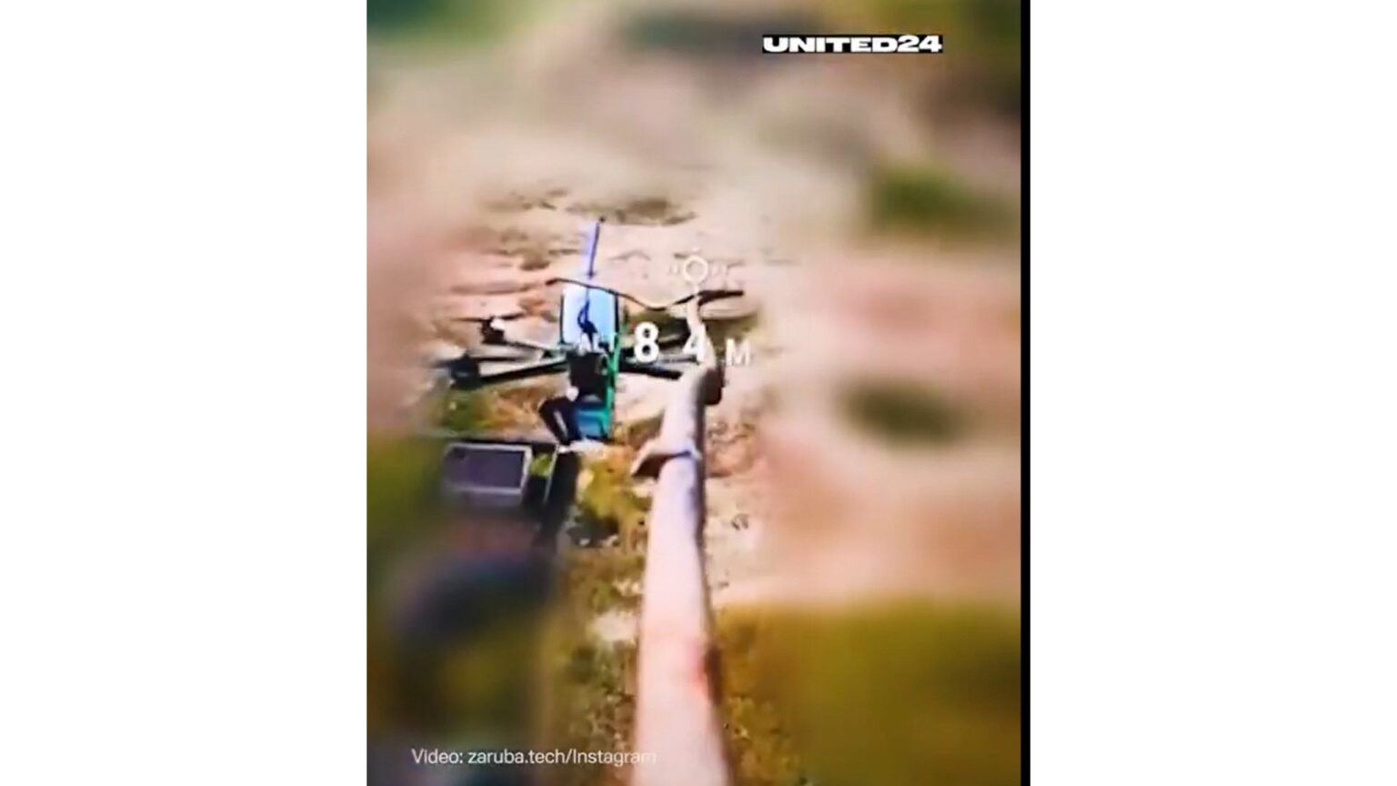 奇策 “棒付き”ドローン(無人機)が敵ドローンをはたき落とす(FNNプライムオンライン(フジテレビ系)) – Yahoo!ニュース 奇策 “棒付き”ドローン(無人機)が敵ドローンをはたき落とす(FNNプライムオンライン(フジテレビ系)) - Yahoo!ニュース