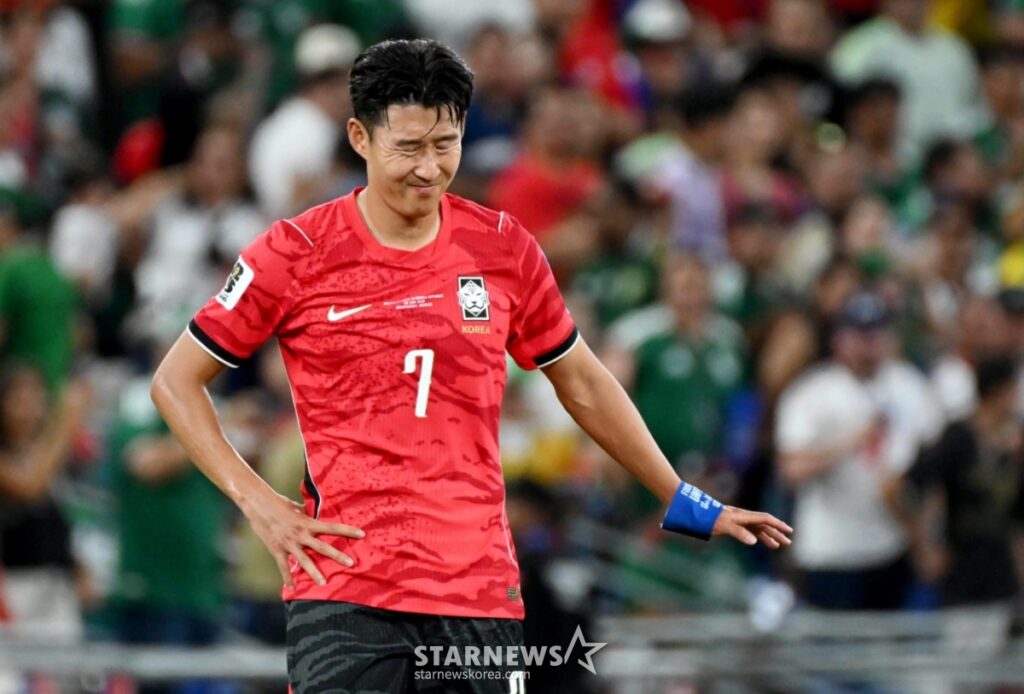 ホン・ミョンボだけのせい？ 米CBS「ソン・フンミンの不振も韓国の16強進出の最大の障害」辛辣な批判が爆発 | STARNEWS