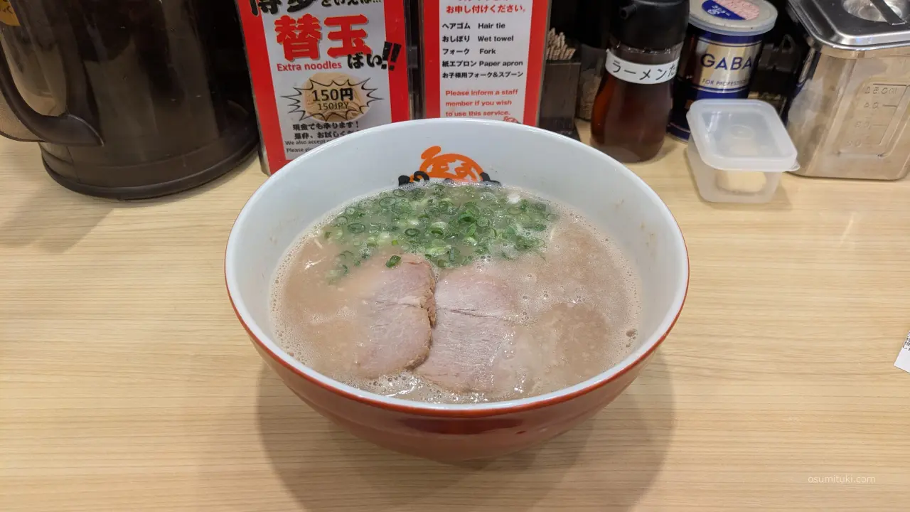 スープはとても豚臭い