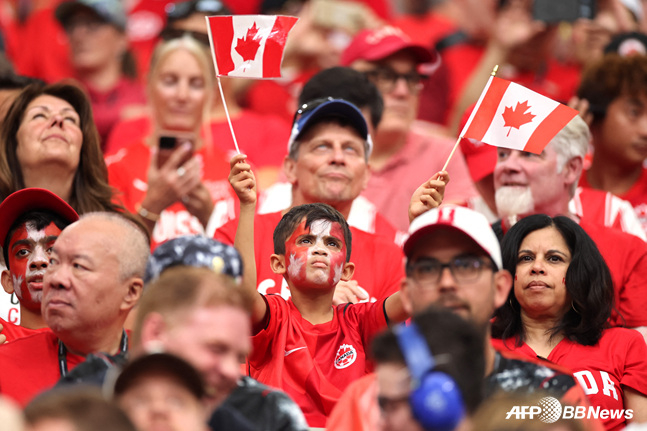 カナダのサッカーファンたち。 /AFPBBNews=ニュース1