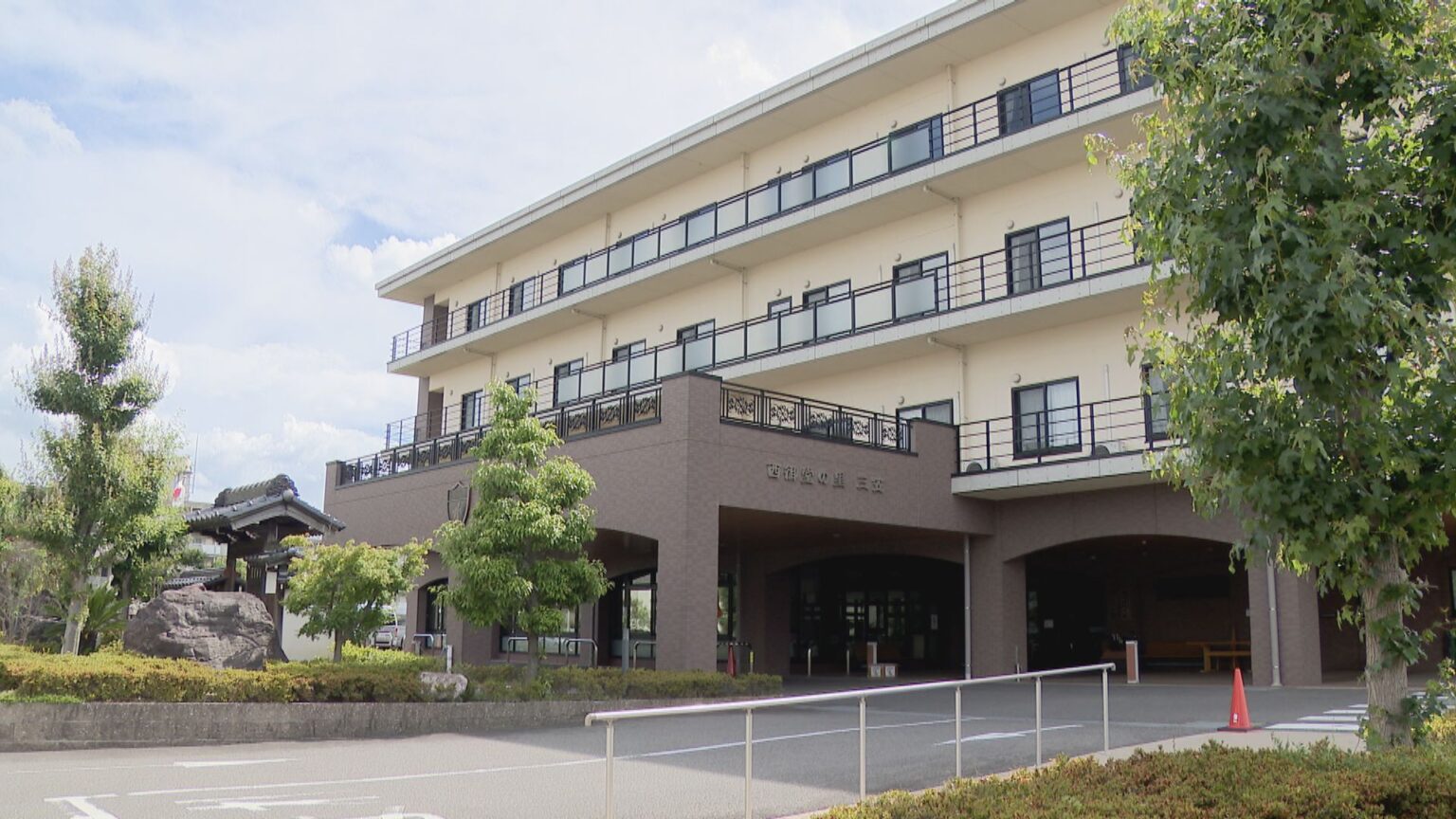 勤務実態ない当時98歳の相談役に給与支払う… 別の老人ホームでは報酬の不正請求も 社会福祉法人に行政指導 愛知・一宮市【独自】（CBCテレビ） - Yahoo!ニュース