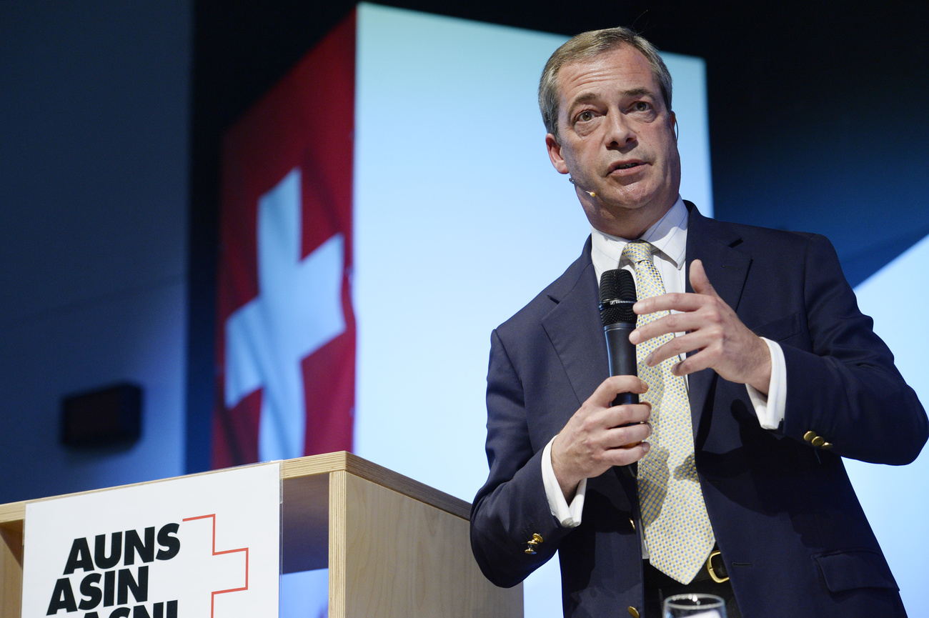 英国のEU離脱派の急先鋒となったナイジェル・ファラージ氏。2014年にスイスを訪れ、右派系政治団体「独立した中立国スイスのための運動(AUNS/ASIN)」(現プロ・スイス)の会合で演説した際の写真