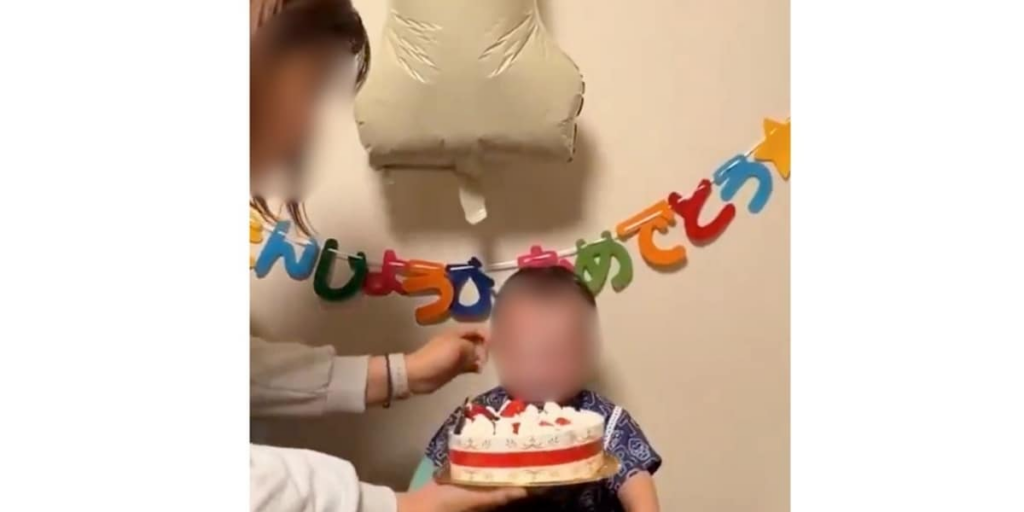 泣く幼児の顔にホールケーキを何度も押し付ける動画炎上、弁護士「お祝いのいたずら、通用しない」 – bengo4.com 泣く幼児の顔にホールケーキを何度も押し付ける動画炎上、弁護士「お祝いのいたずら、通用しない」 - bengo4.com