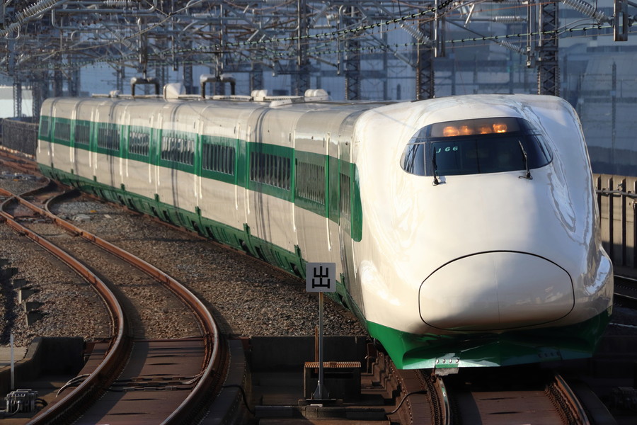 「日本最長の鉄道トンネル」前後の高速化へ準備着々！ “北海道へ渡ったE2系新幹線”が今月から本領発揮 | 乗りものニュース