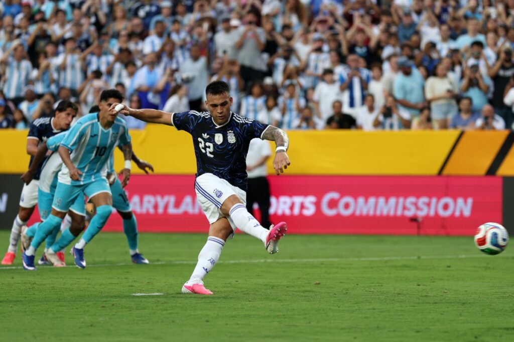メッシ温存のアルゼンチン、ホンジュラスに2発完勝…ラウタロが1ゴール1アシスト | サッカーキング