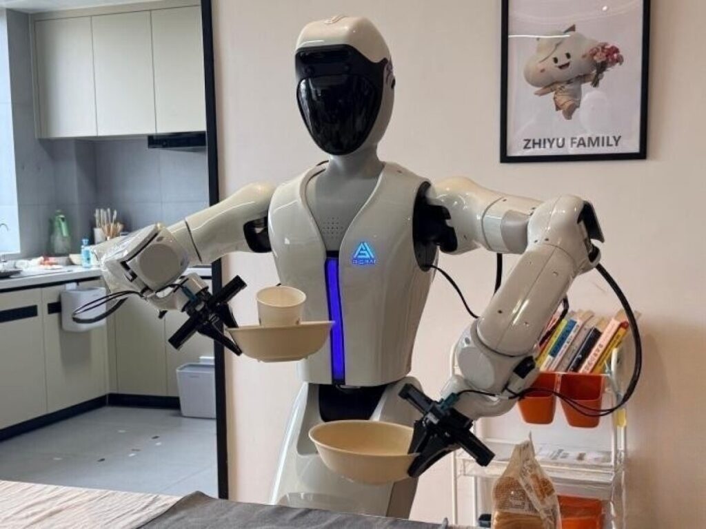 中国初の家庭向け汎用ロボット、湖北省武漢市で体験運用開始 中国初の家庭向け汎用ロボット、湖北省武漢市で体験運用開始