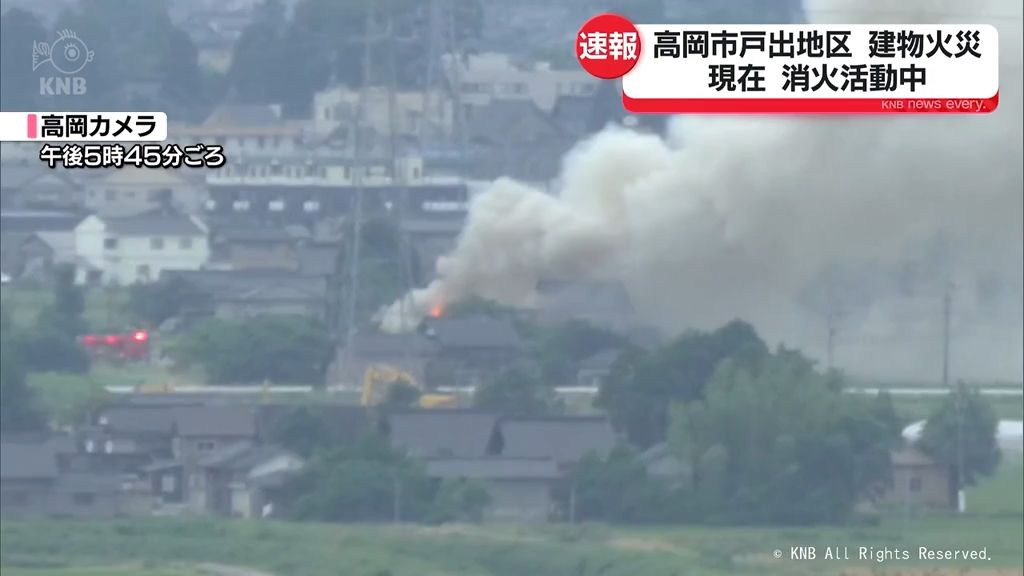 高岡市戸出地区で空き家を焼く