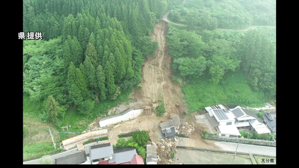 土砂崩れ 住宅巻き込まれ住人の女性1人が足の骨を折る大けが 周辺の住民も避難 大分県九重町(2026年6月17日掲載)|TOS NEWS NNN 共有