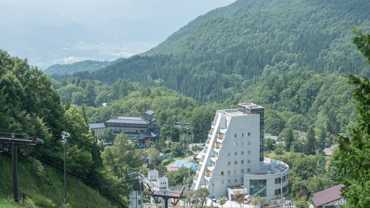 【楽天トラベルセール】山形県「蔵王温泉 たかみや瑠璃倶楽リゾート ‐RURIKURA RESORT‐」が今だけ特別価格に! テラスから朝日連峰などの雄大な景色を堪能【6月19日】 【楽天トラベルセール】山形県「蔵王温泉 たかみや瑠璃倶楽リゾート ‐RURIKURA RESORT‐」が今だけ特別価格に! テラスから朝日連峰などの雄大な景色を堪能【6月19日】