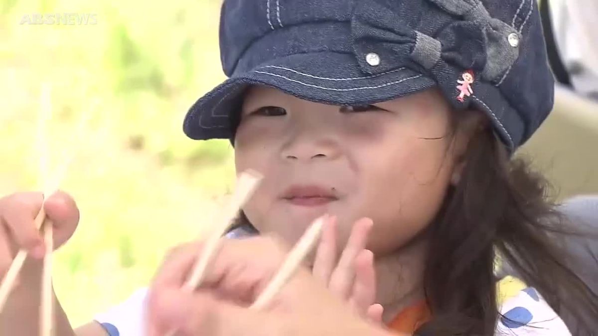 秋田の海の魅力を体験するイベント 親子連れでにぎわう