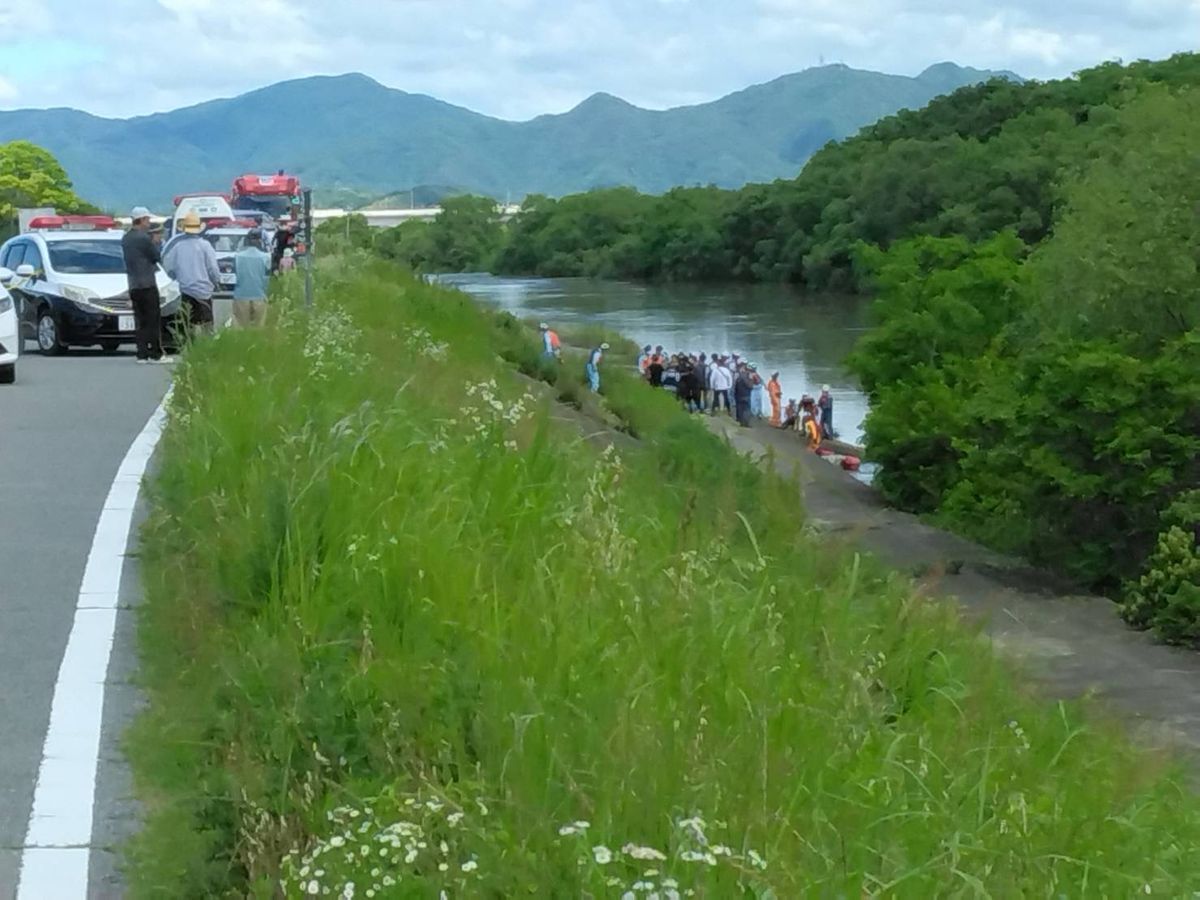 【速報】兵庫県たつの市の川で男性の遺体発見 母娘殺害事件で指名手配中の大山賢二容疑者との関連を慎重に捜査 遺体は死後数日経過、司法解剖で身元を特定へ 兵庫県警