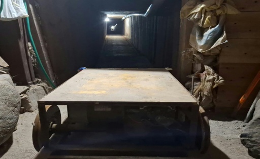 US finds huge drug tunnel under Mexico border
