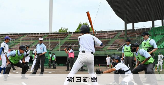 不動の心でジャッジ磨く　鳥取県高野連が審判講習会、人材育成も課題 - 高校野球 [鳥取県]：朝日新聞