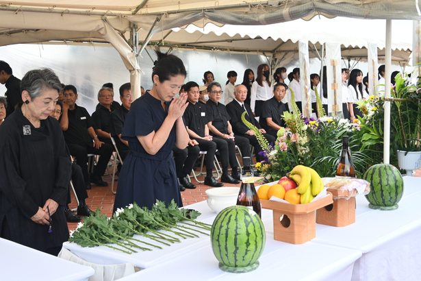 戦後81年、旧海軍司令部壕で慰霊祭 紛争続く世界へ平和発信の誓い 沖縄