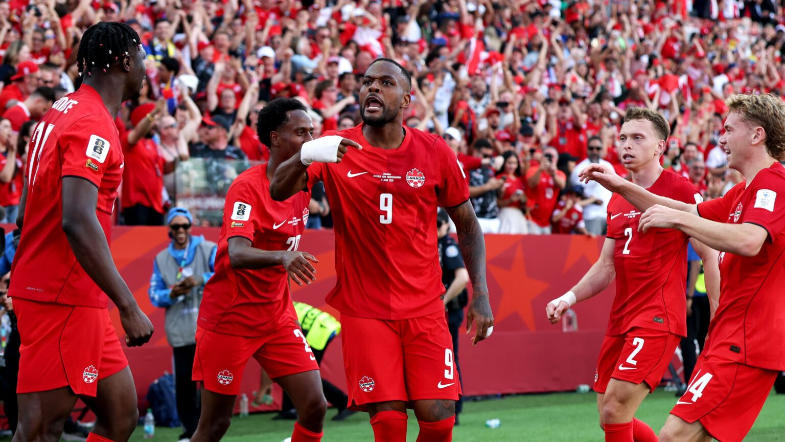 40年ぶり勝利。カナダ、W杯初得点でボスニアを破る。 – Goal.com Goal.com