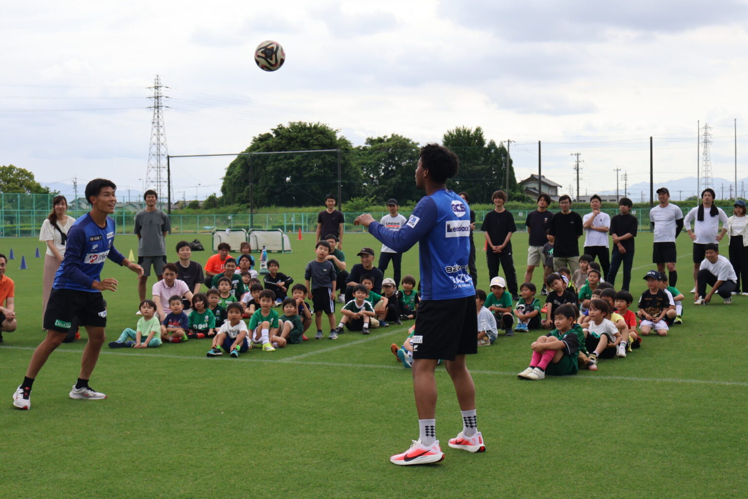 【レポート】岐阜市スポーツ交流センター親子サッカー教室 in Showaスポーツピアザ – FC岐阜オフィシャルサイト 【レポート】岐阜市スポーツ交流センター親子サッカー教室 in Showaスポーツピアザ – FC岐阜オフィシャルサイト
