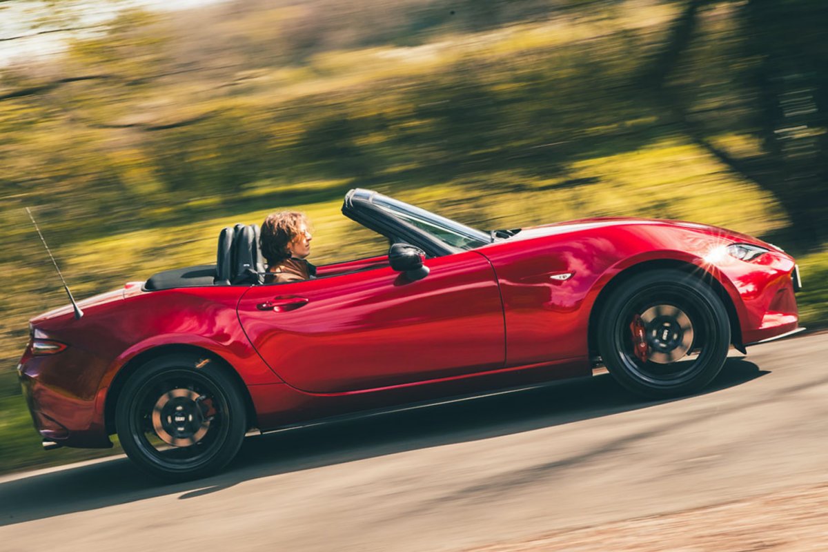 マツダMX-5（ロードスター） 2.0スカイアクティブG 184ホムラ（英国仕様）