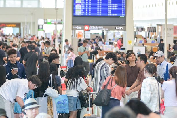 台風通過　交通乱れ　７号、けが人なし　沖縄