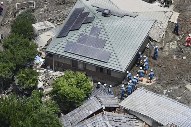 台風７、８号　列島大雨　山口、土砂崩れ１人死亡