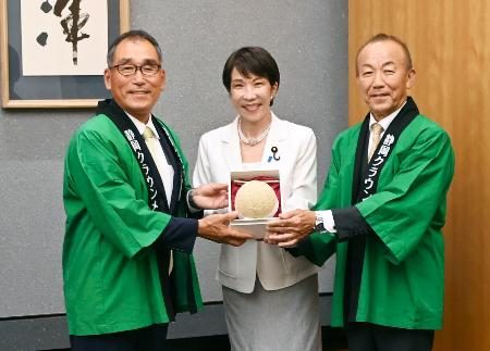 首相に高級静岡メロン贈呈 豪州へのお土産きっかけ