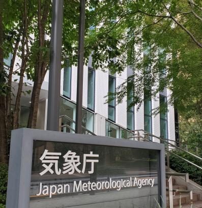 沖縄が梅雨明け　昨年より２２日遅く