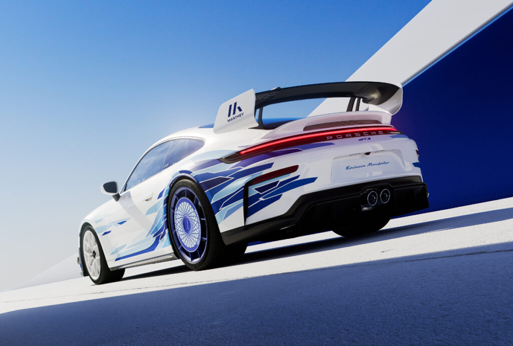 ポルシェ ジャパン設立30周年を記念したドイツ本社との共同開発モデル「911 GT3アルティザンエディション」の予約受注が開始 - カー・アンド・ドライバーonline [CAR and DRIVER]