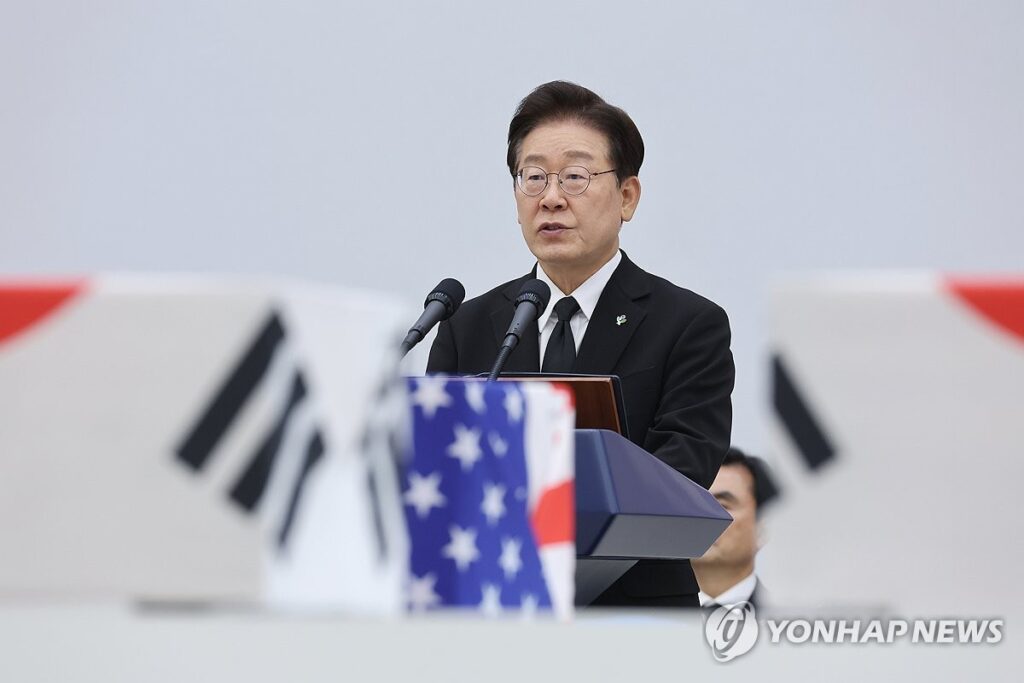 韓米　朝鮮戦争戦死者遺骨を相互返還＝李大統領「血盟の証拠」