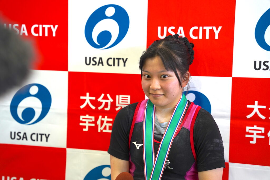 夏の主役たち2026 重量挙げ女子 運を拾い続け日本一を目指す 宮園こはく(国東3年) 【大分県】 | オー!エス! OITA SPORTS 夏の主役たち2026 重量挙げ女子 運を拾い続け日本一を目指す 宮園こはく(国東3年) 【大分県】