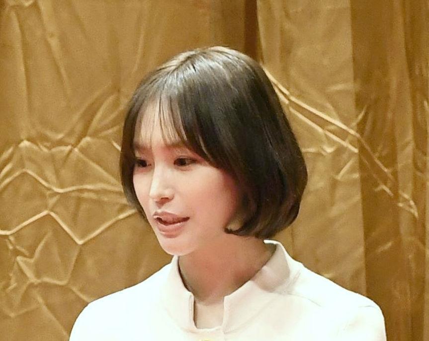 ええっ、こんな腰の位置が高かったのか! 23歳大河女優 凄い服装で舞台挨拶に現る TVでは分からない衝撃姿 有村架純の隣で透明感も負けてない「ビビった」「話が入ってこない」 – デイリースポーツ ええっ、こんな腰の位置が高かったのか! 23歳大河女優 凄い服装で舞台挨拶に現る TVでは分からない衝撃姿 有村架純の隣で透明感も負けてない「ビビった」「話が入ってこない」 - デイリースポーツ