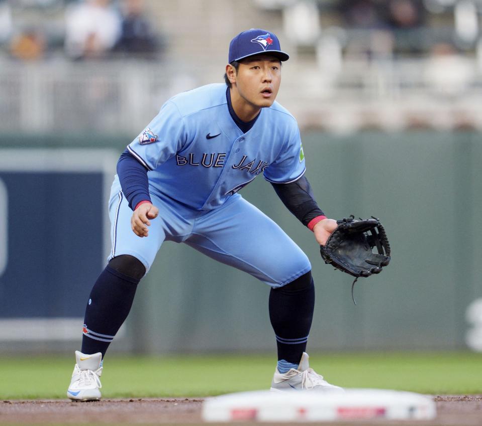 岡本和真が美技連発!ダイビングキャッチに実況が絶叫「チームを救いました!」三回1死満塁から大量失点阻止 四回にもジャンピングスローで本拠地も熱狂 – デイリースポーツ 岡本和真が美技連発!ダイビングキャッチに実況が絶叫「チームを救いました!」三回1死満塁から大量失点阻止 四回にもジャンピングスローで本拠地も熱狂 - デイリースポーツ