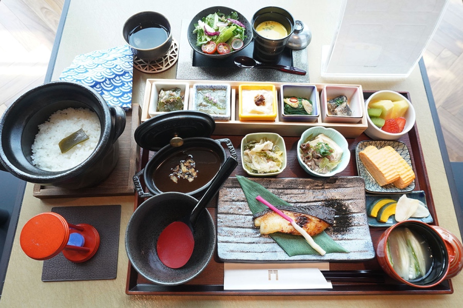 宿泊者専用ラウンジ限定の朝食「福結び和食膳」（3800円）（6月11日撮影／Lmaga.jp）
