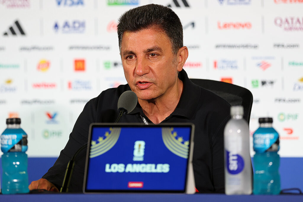 W杯初戦ドローのイラン代表、試合後に即時の米国退去命令受ける…指揮官は「最も不当な扱いを受けている」と憤り露わ | サッカーキング W杯初戦ドローのイラン代表、試合後に即時の米国退去命令受ける…指揮官は「最も不当な扱いを受けている」と憤り露わ | サッカーキング
