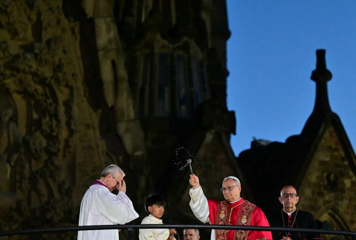 式典で「イエス・キリストの塔」を祝福する教皇レオ14世=6月10日/Stefano Rellandini/AFP/Getty Images