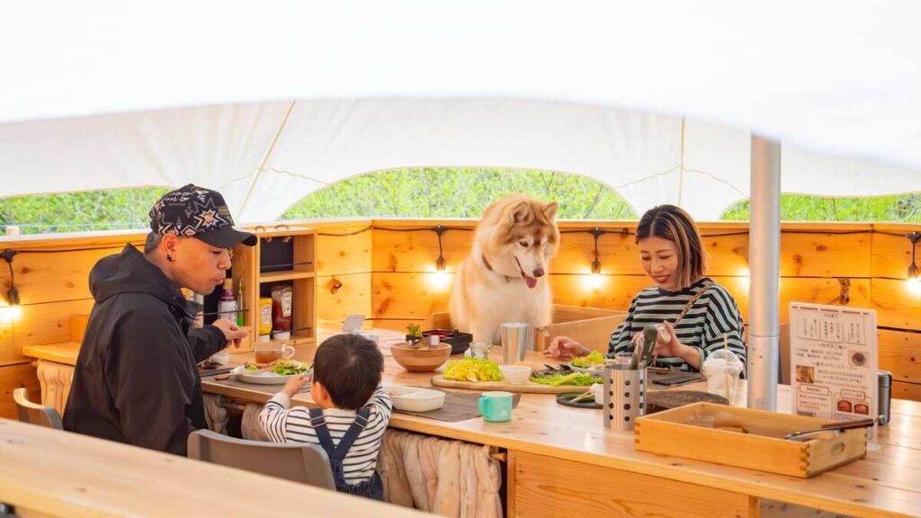 最高のリトリートを体験できる THE FIVE RIVERS FINE GLAMPING 群馬 白沢 2026夏の味覚を存分に味わうグリルディナー&ペットフーディスト監修愛犬用”夏ディナー” 提供開始 最高のリトリートを体験できる THE FIVE RIVERS FINE GLAMPING 群馬 白沢 2026夏の味覚を存分に味わうグリルディナー&ペットフーディスト監修愛犬用”夏ディナー” 提供開始