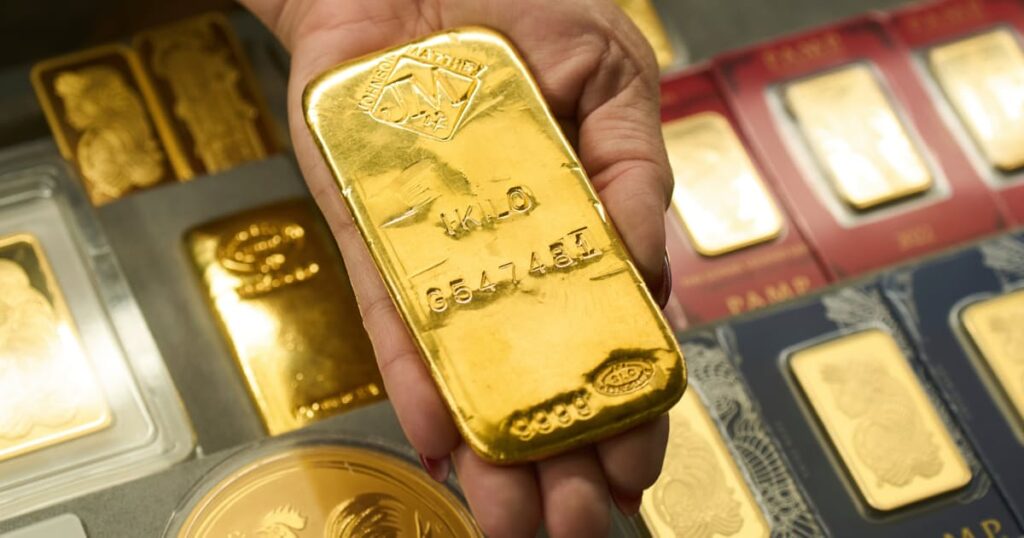金価格、7カ月ぶりに一時4000ドル割れ ドル高で基調に変化 - 日本経済新聞