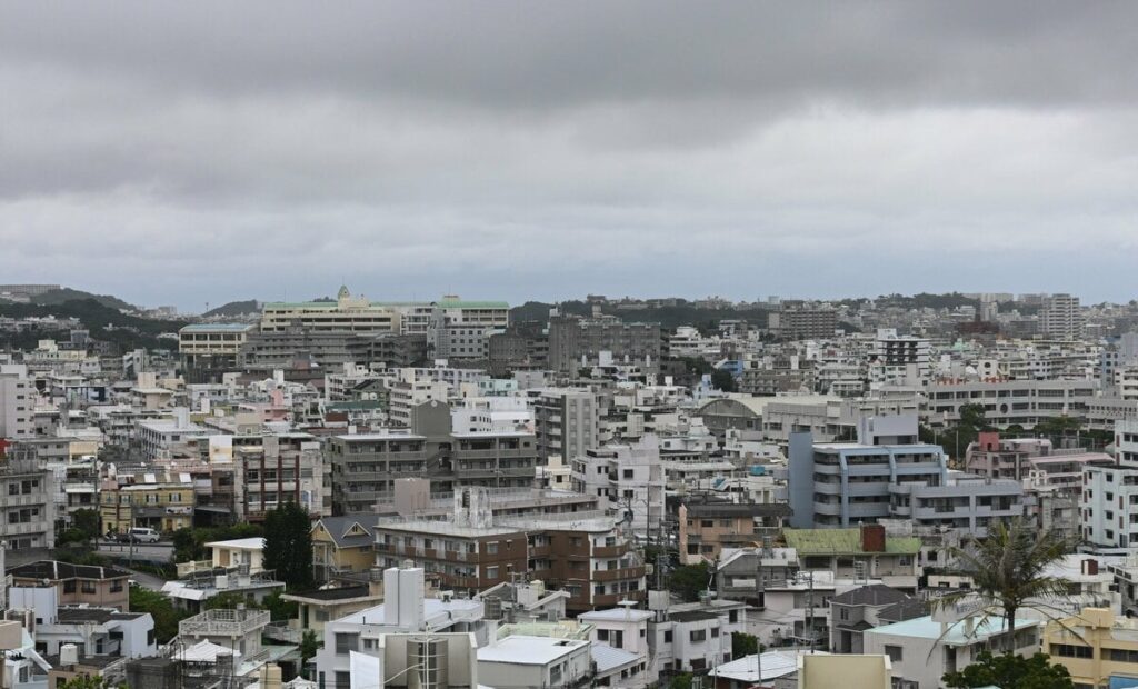 鈴木忠平「沖縄の英雄　島人たちの甲子園」　返答期限最後の日になっても喜久山はまだ迷っていた。浮かぶのは父の言葉だった。 | AERA DIGITAL（アエラデジタル）
