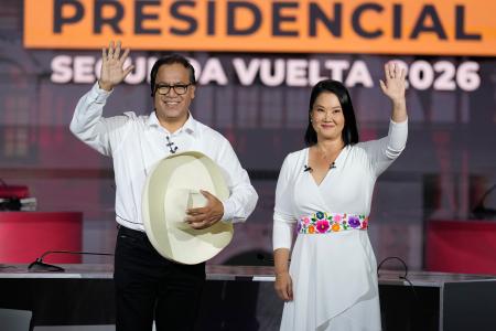 フジモリ氏、大統領へ先行 ペルーで７日決選、接戦か - 沖縄タイムス社