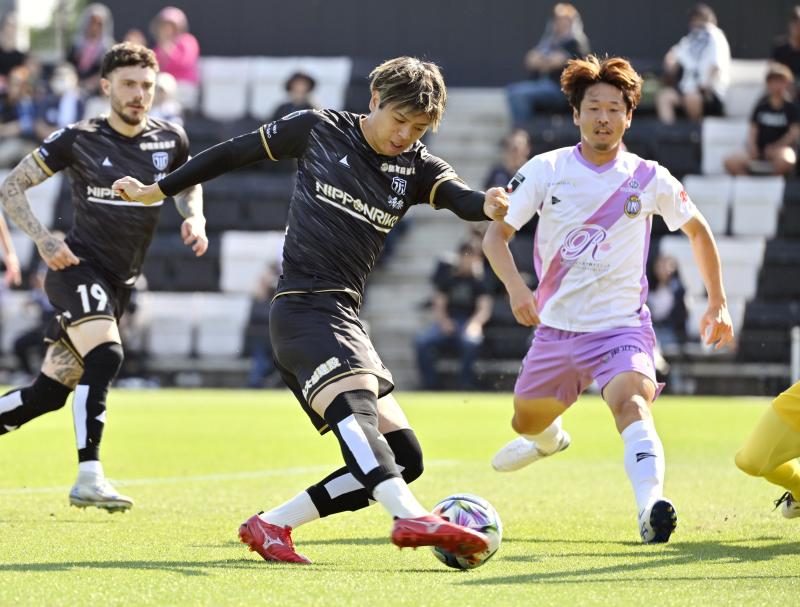 攻撃力発揮 3発快勝 J2・J3栃木シティ プレーオフ 最後に「らしさ」見せ29位 |朝刊・夕刊ニュース|下野新聞デジタル 攻撃力発揮 3発快勝 J2・J3栃木シティ プレーオフ 最後に「らしさ」見せ29位 |朝刊・夕刊ニュース|下野新聞デジタル
