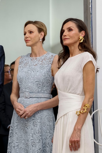 美しすぎるロイヤルたち。モナコのシャルレーヌ公妃、スペイン・レティシア王妃と爽やかなサマードレスで美の競演！_img2
