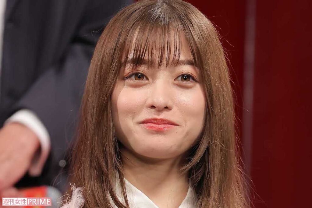 橋本環奈『キングダム』レッドカーペットのドレス姿に「ヒヤヒヤした」紅白に続き指摘された“衣装問題” – 週刊女性PRIME 橋本環奈『キングダム』レッドカーペットのドレス姿に「ヒヤヒヤした」紅白に続き指摘された“衣装問題” - 週刊女性PRIME