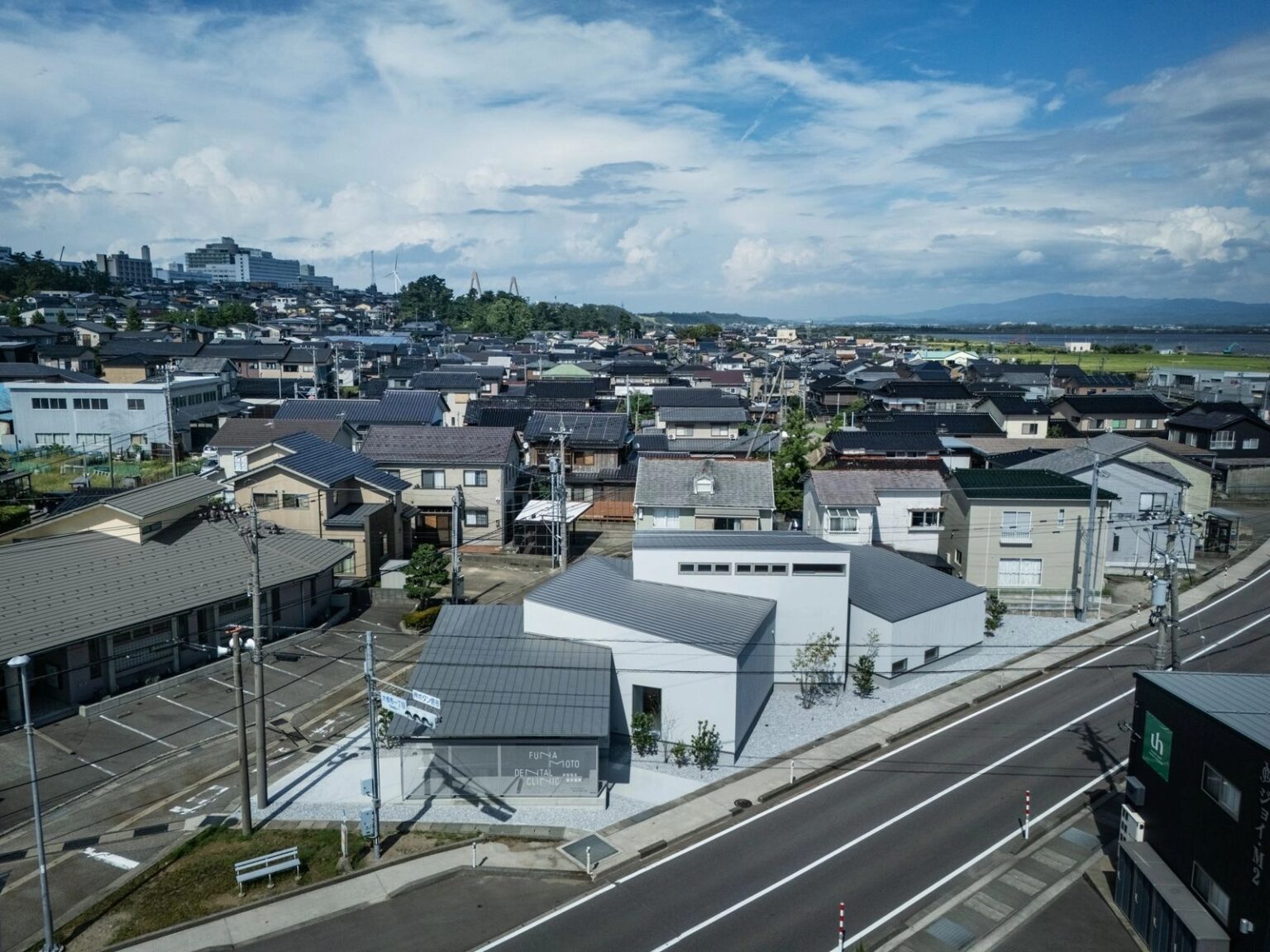 STUDIO ALUCが石川県で手がけた、おおらかな空間が治療の不安を和らげる〈ふなもと歯科医院 〉 – TECTURE MAG(テクチャーマガジン) STUDIO ALUCが石川県で手がけた、おおらかな空間が治療の不安を和らげる〈ふなもと歯科医院 〉 - TECTURE MAG(テクチャーマガジン)